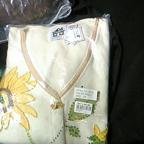 Storybook sweater - Picture 1 of 1